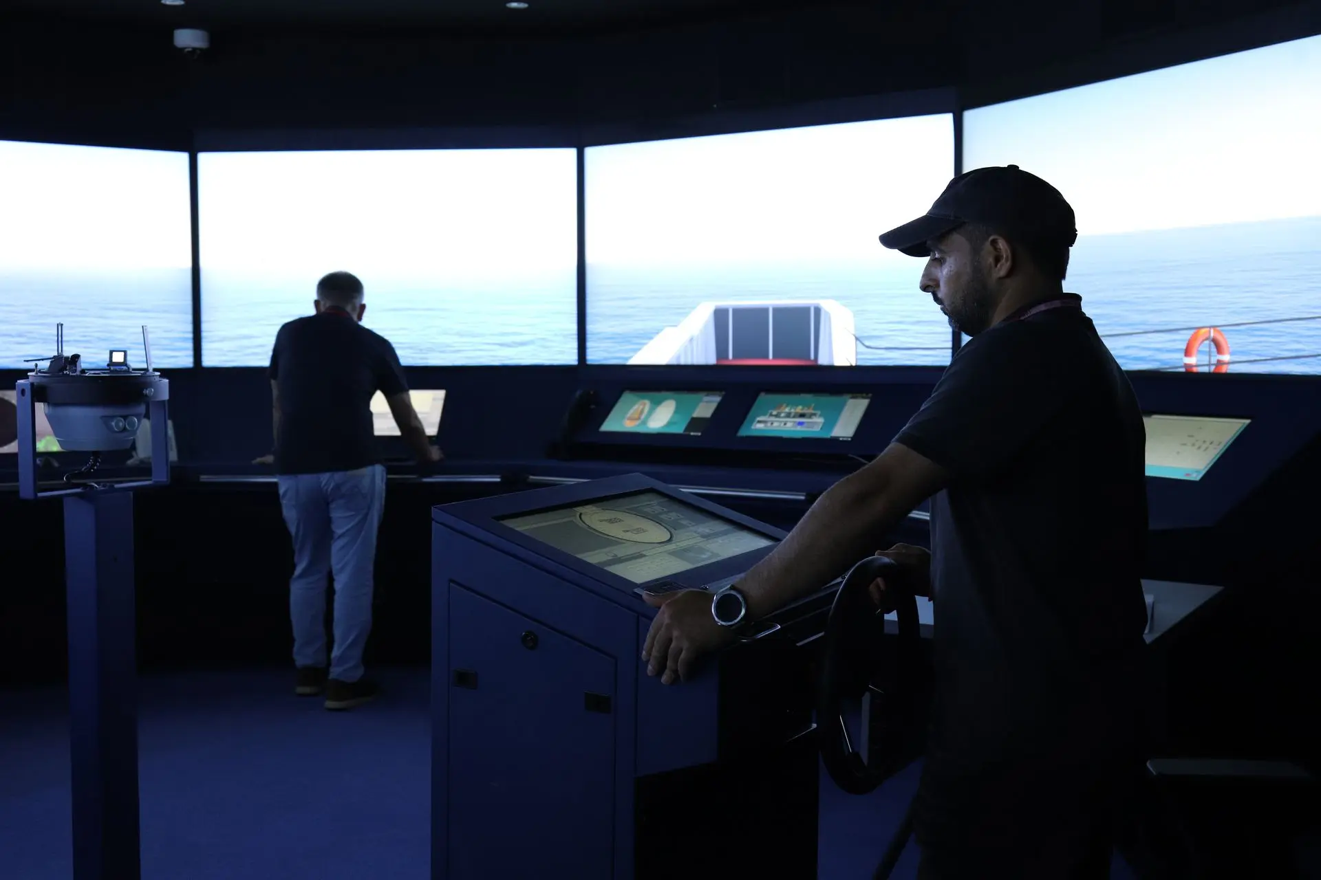 Ship Simulator and Bridge Teamwork with Bridge Resource Management for Officers Ship Simulator and Bridge Teamwork with Bridge Resource Management for Officers